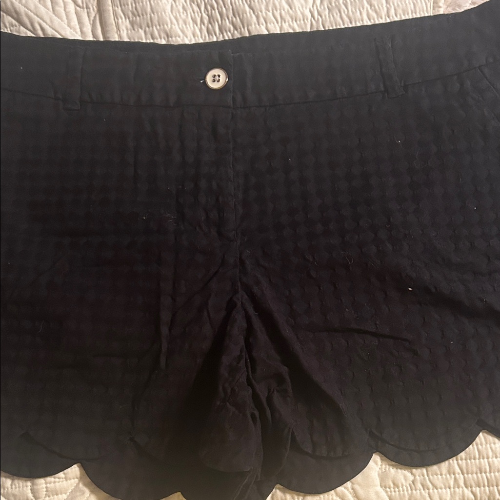 Crown & Ivy Black Scalloped Hem Textured Cotton Shorts